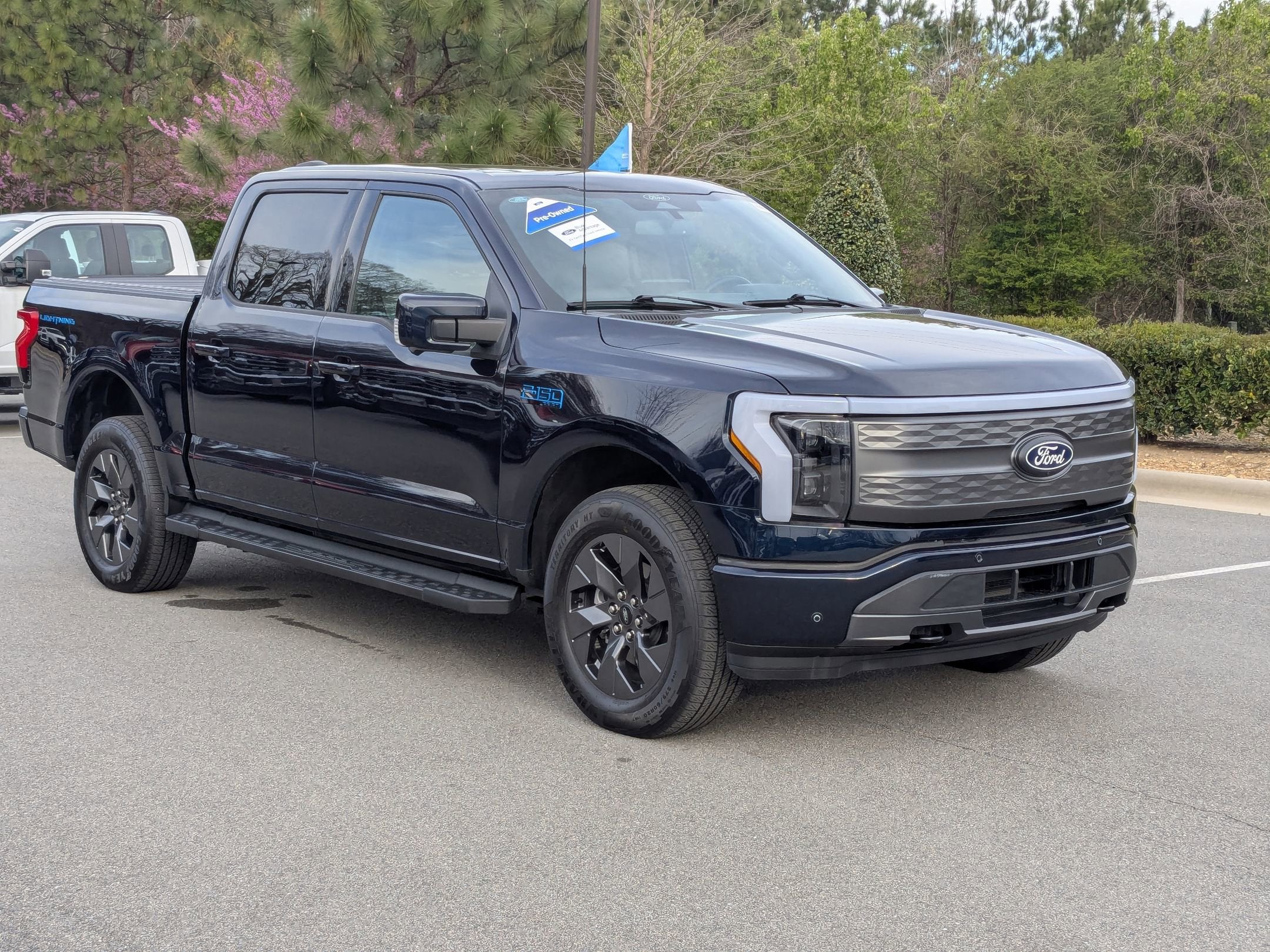 2025 Ford F-150 Lightning LARIAT