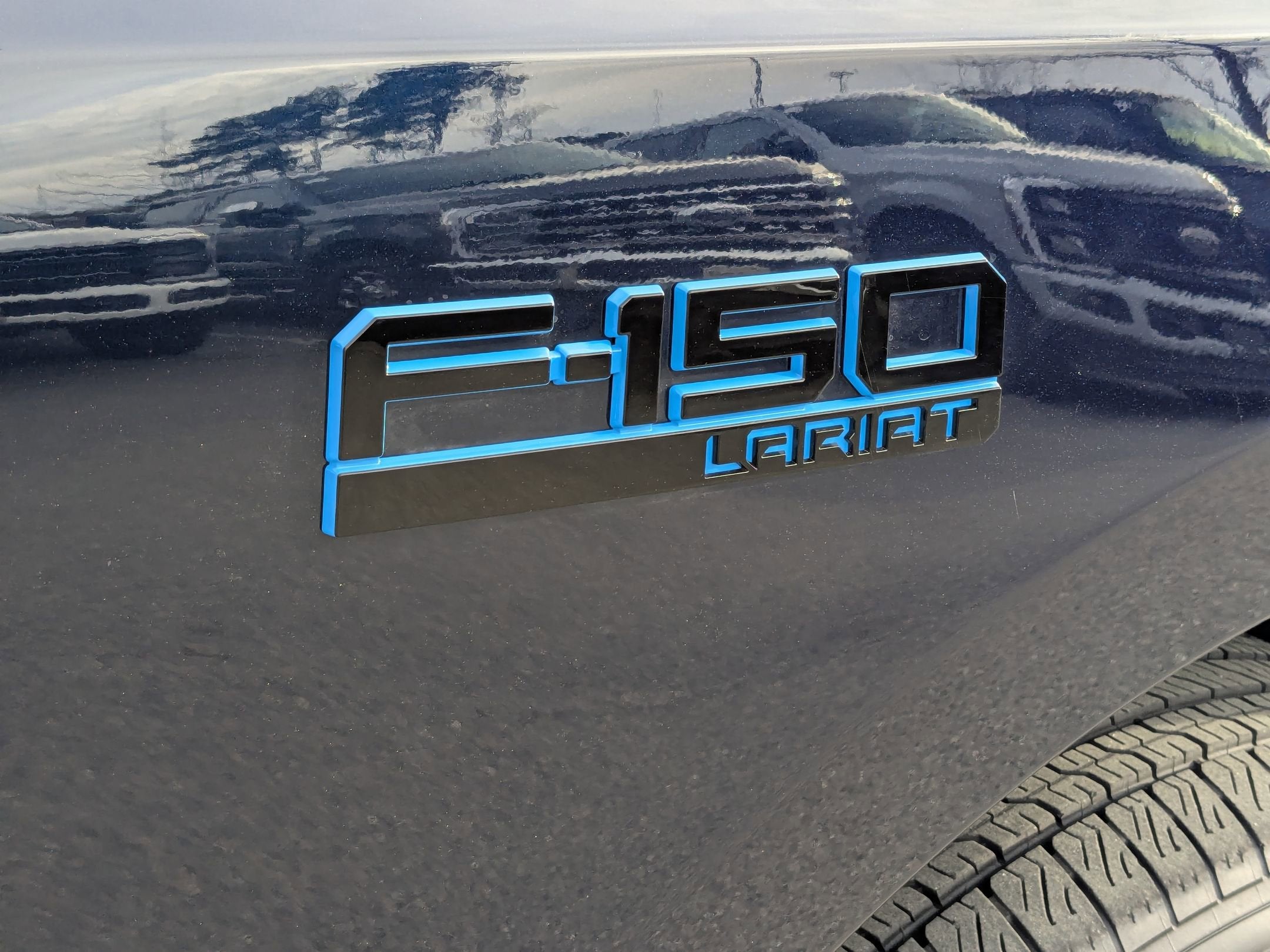 2025 Ford F-150 Lightning LARIAT