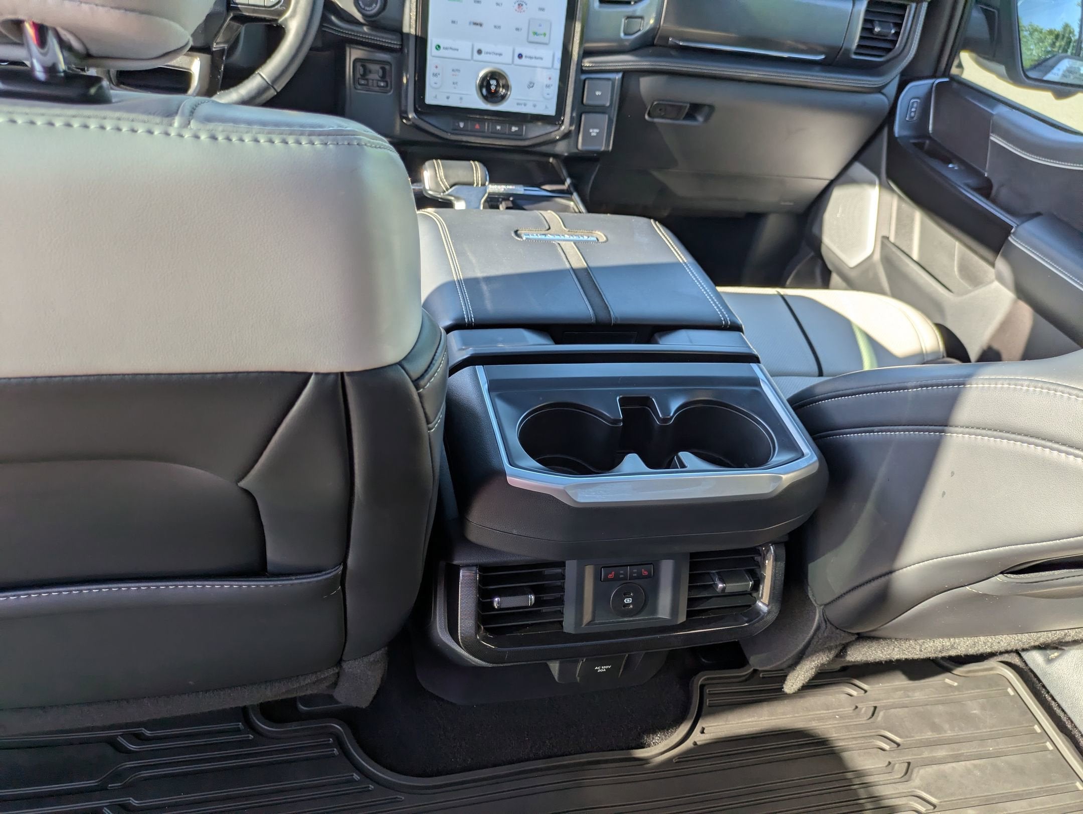 2025 Ford F-150 Lightning Platinum