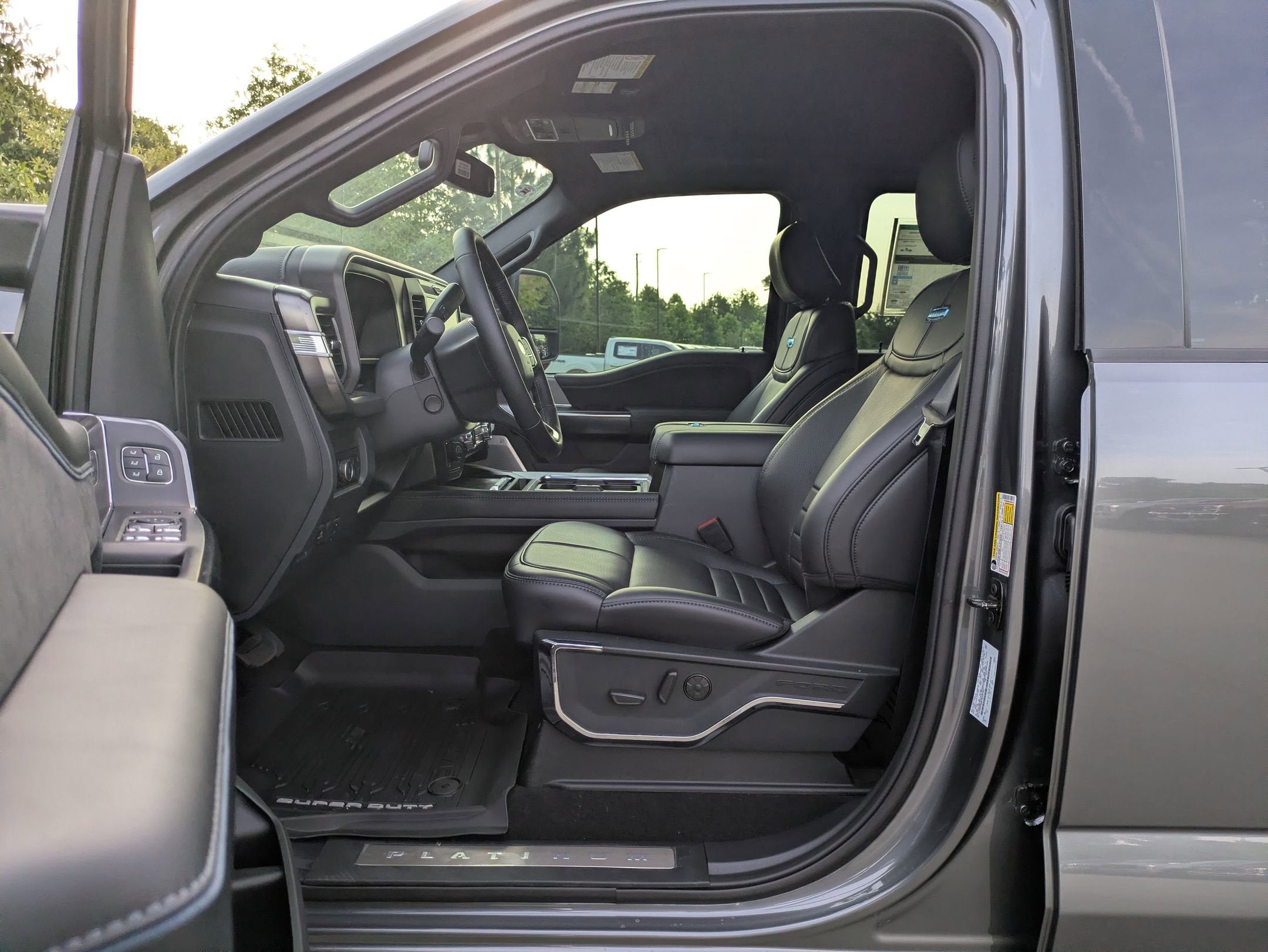 2026 Ford Super Duty F-250 SRW Platinum