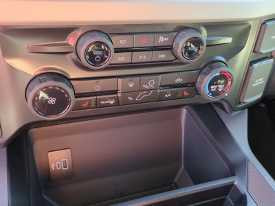 2027 Ford Super Duty F-250 SRW XLT