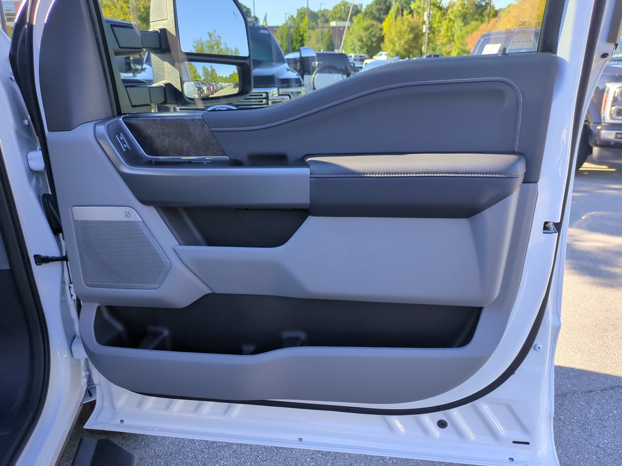 2027 Ford Super Duty F-250 SRW XLT
