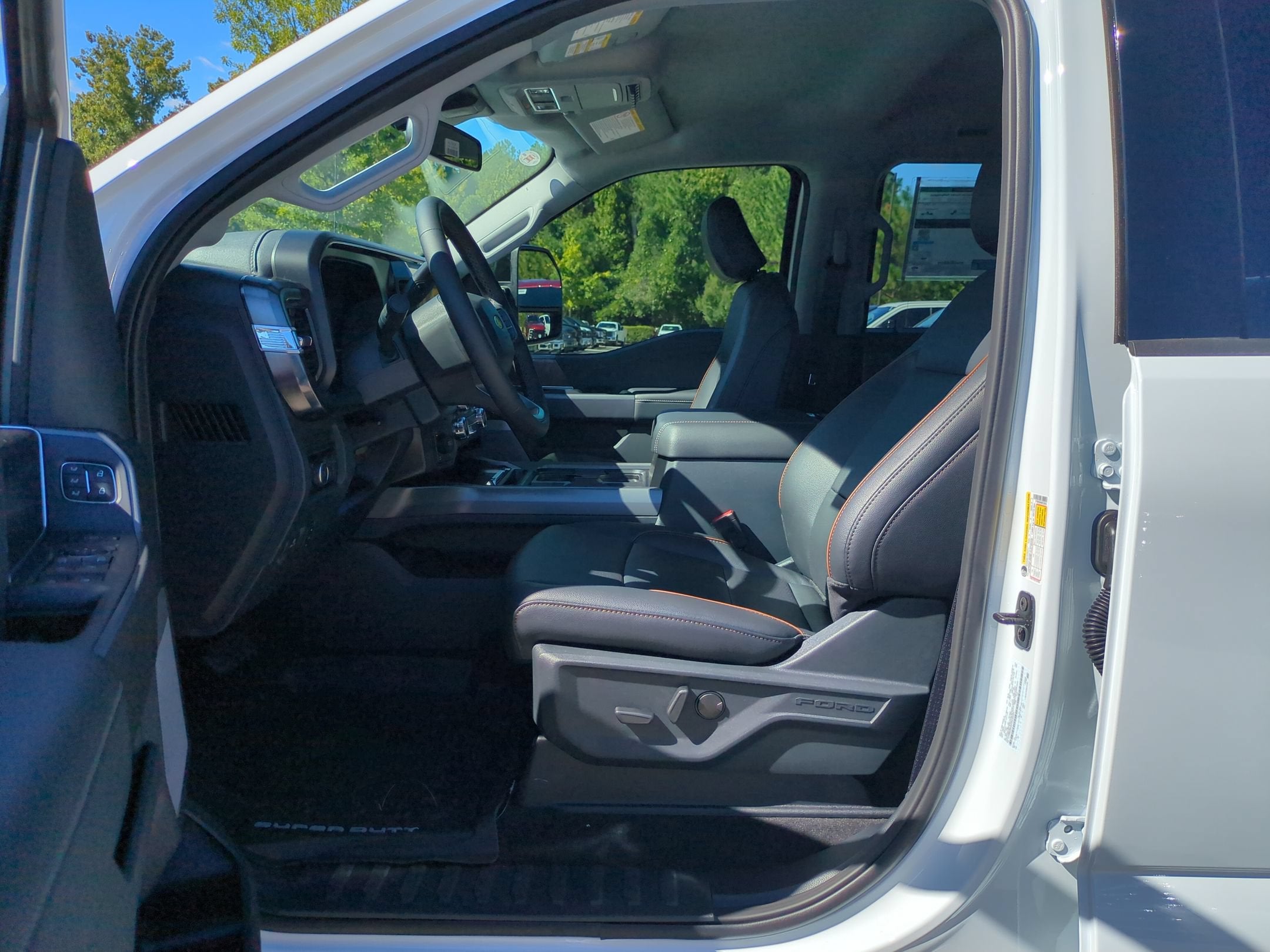 2027 Ford Super Duty F-250 SRW LARIAT