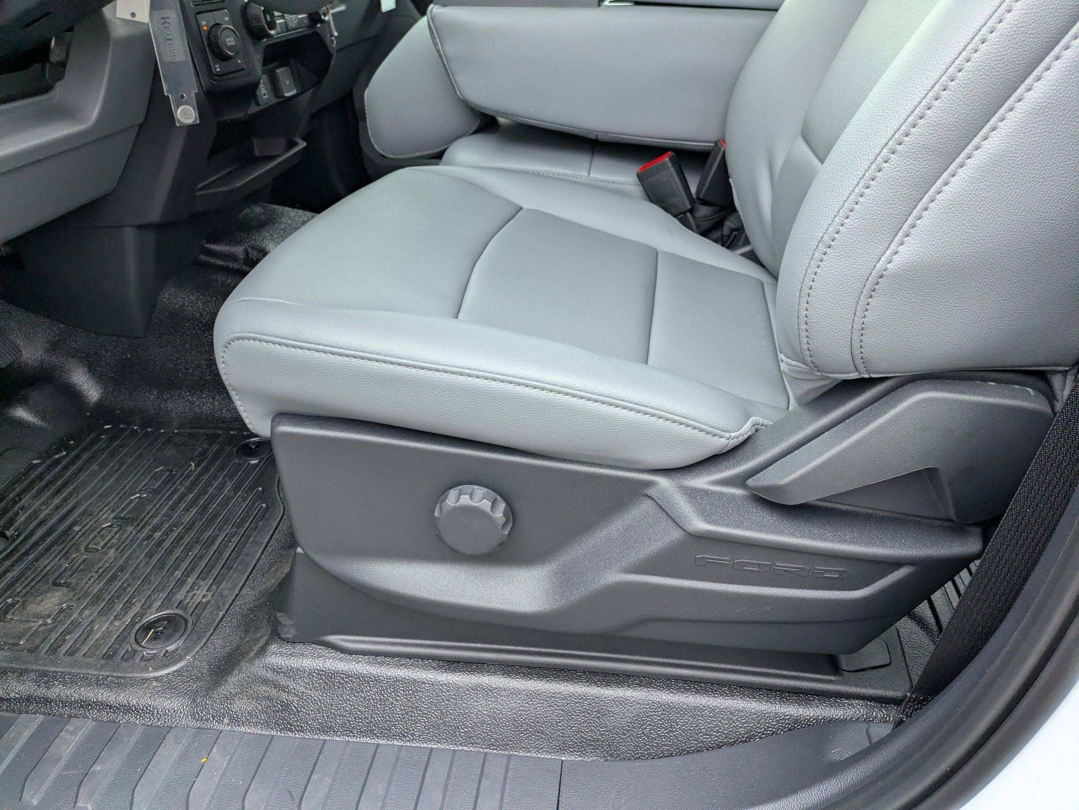 2026 Ford Super Duty F-350 SRW XL