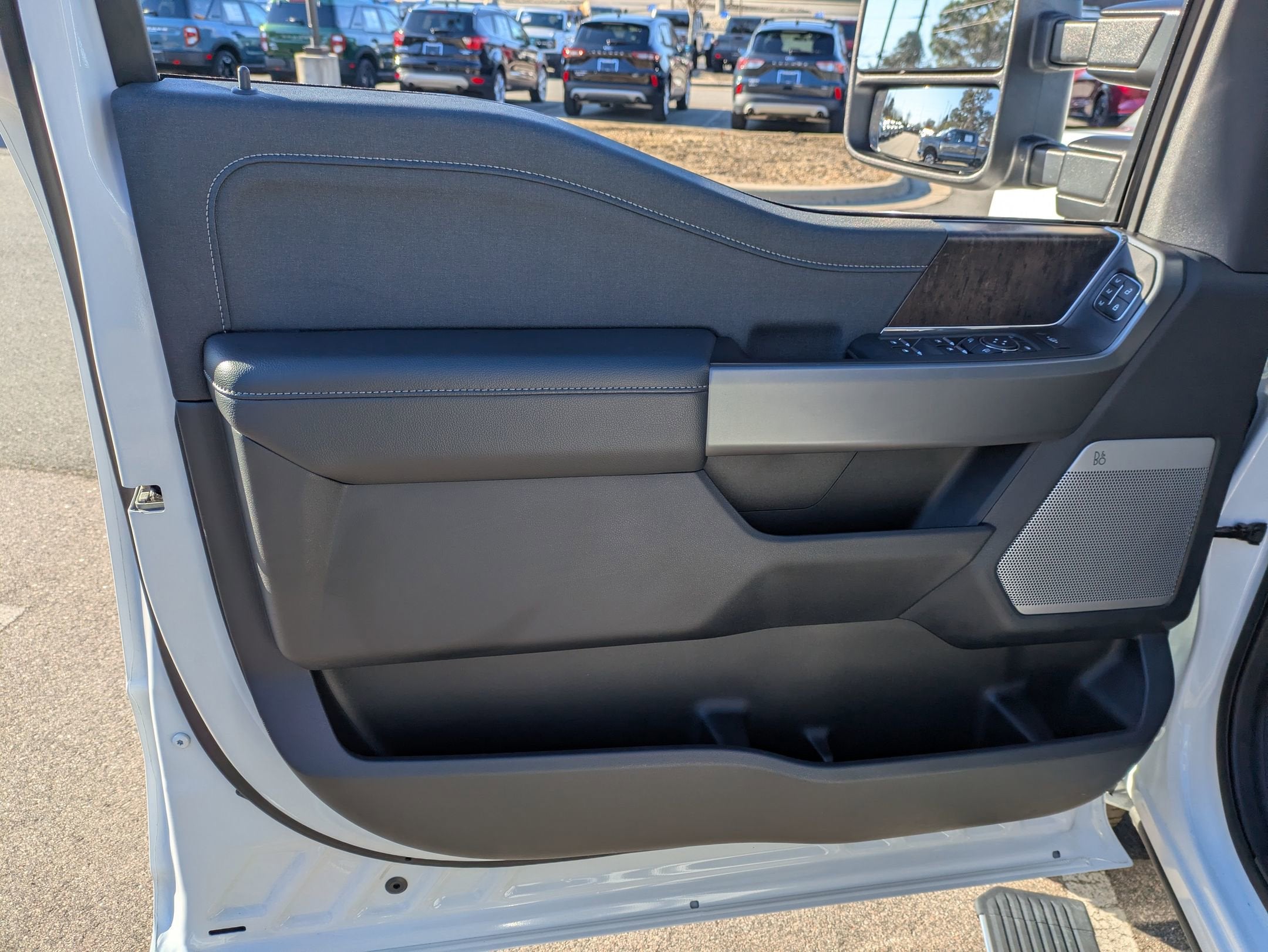 2024 Ford Super Duty F-350 SRW LARIAT