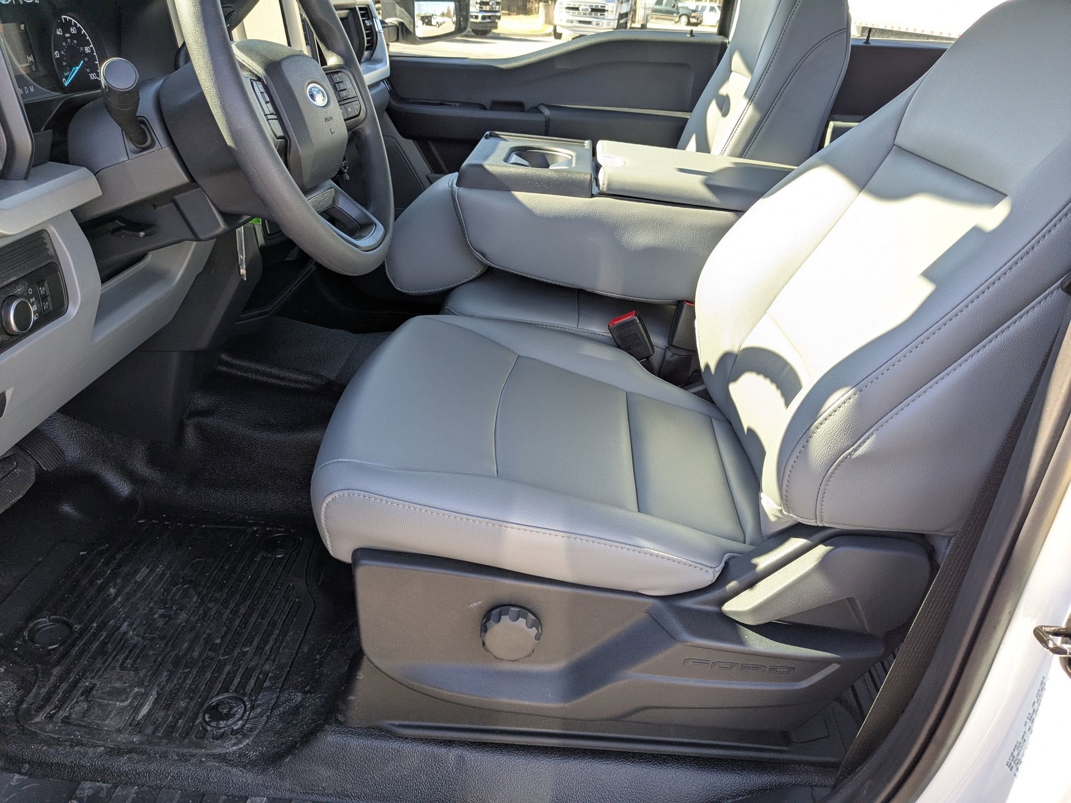 2026 Ford Super Duty F-350 DRW XL