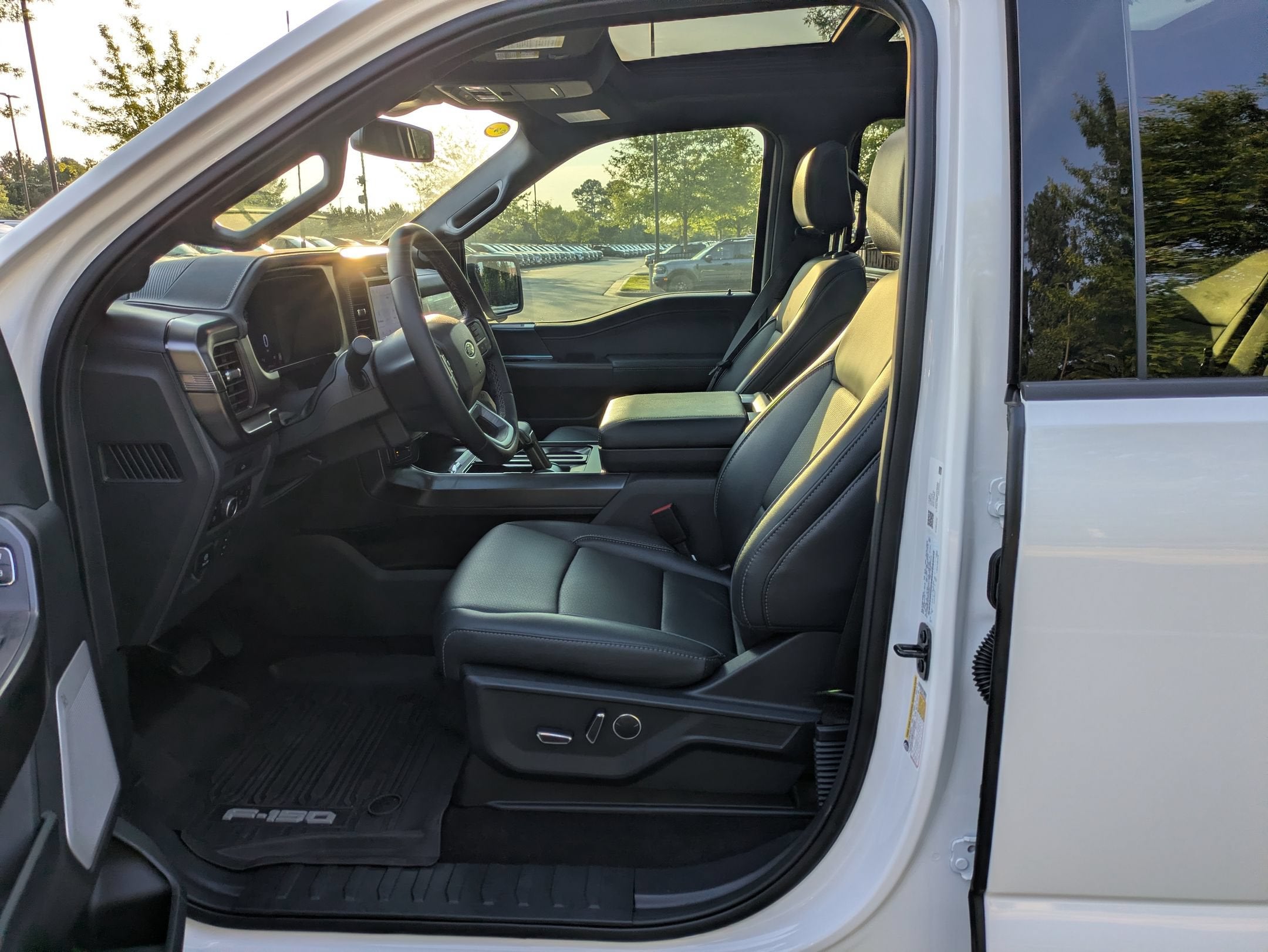 2026 Ford F-150 LARIAT - Crossroads Courtesy Demo