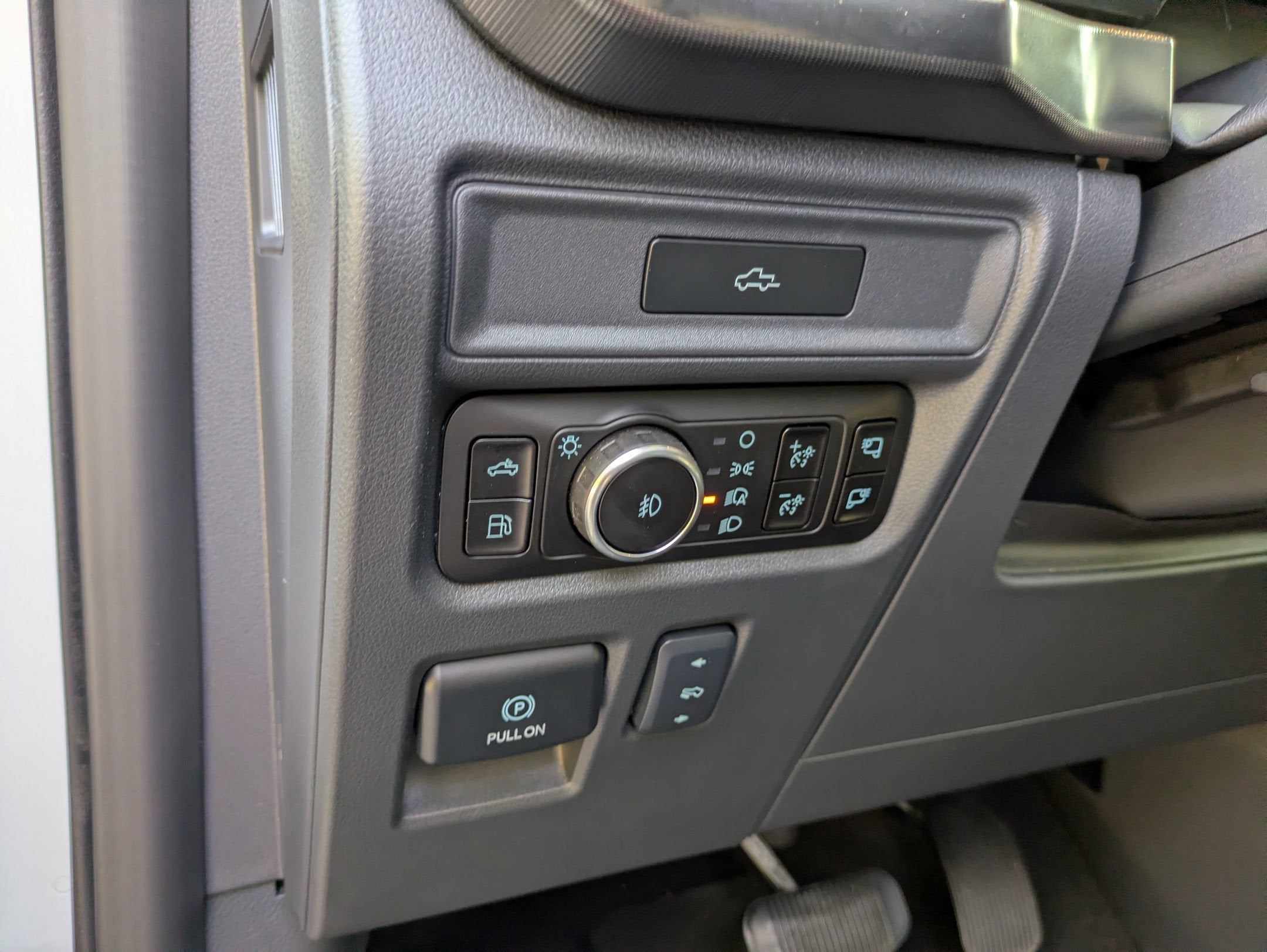 2026 Ford F-150 LARIAT - Crossroads Courtesy Demo