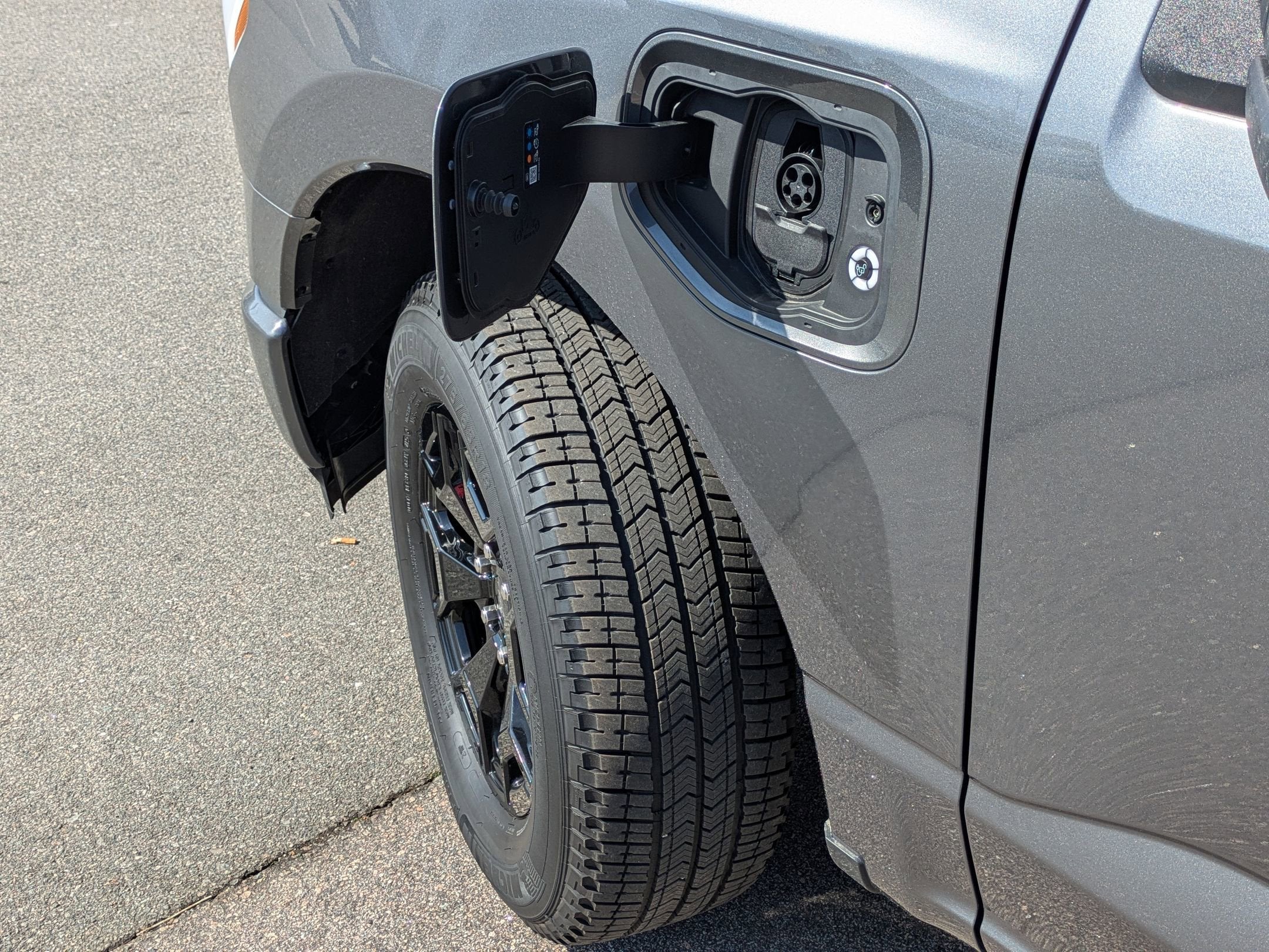 2025 Ford F-150 Lightning XLT