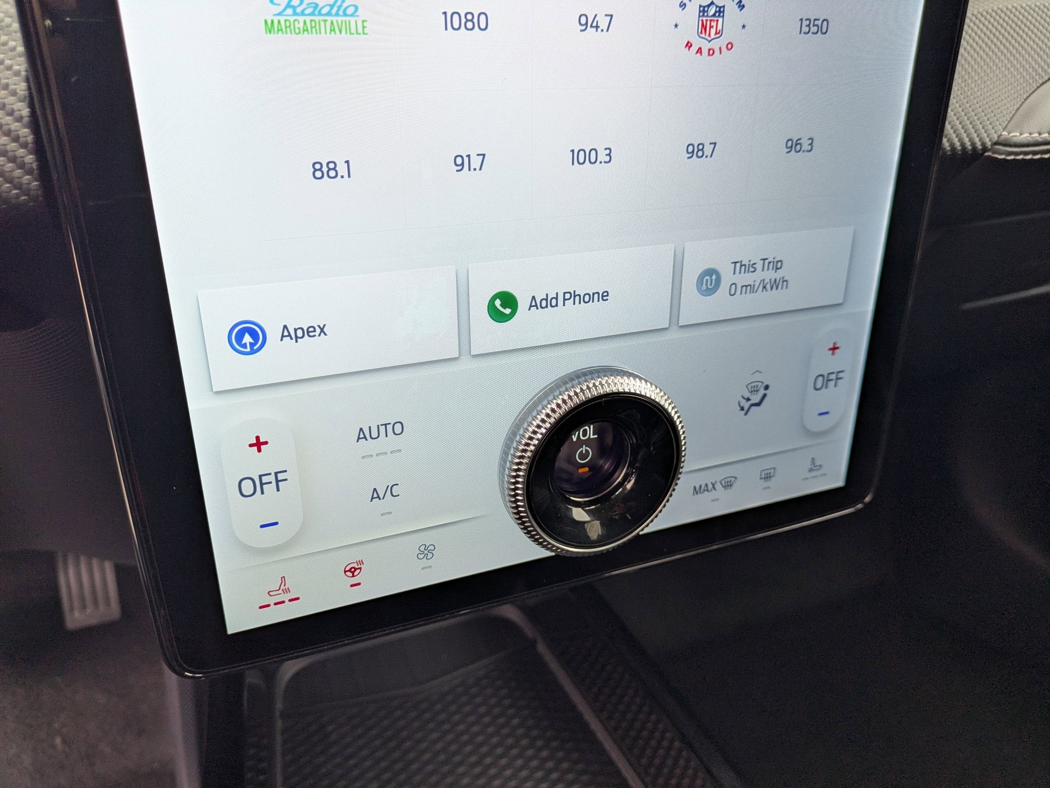 2025 Ford Mustang Mach-E Select