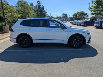 2023 Volkswagen Tiguan SE R-Line Black