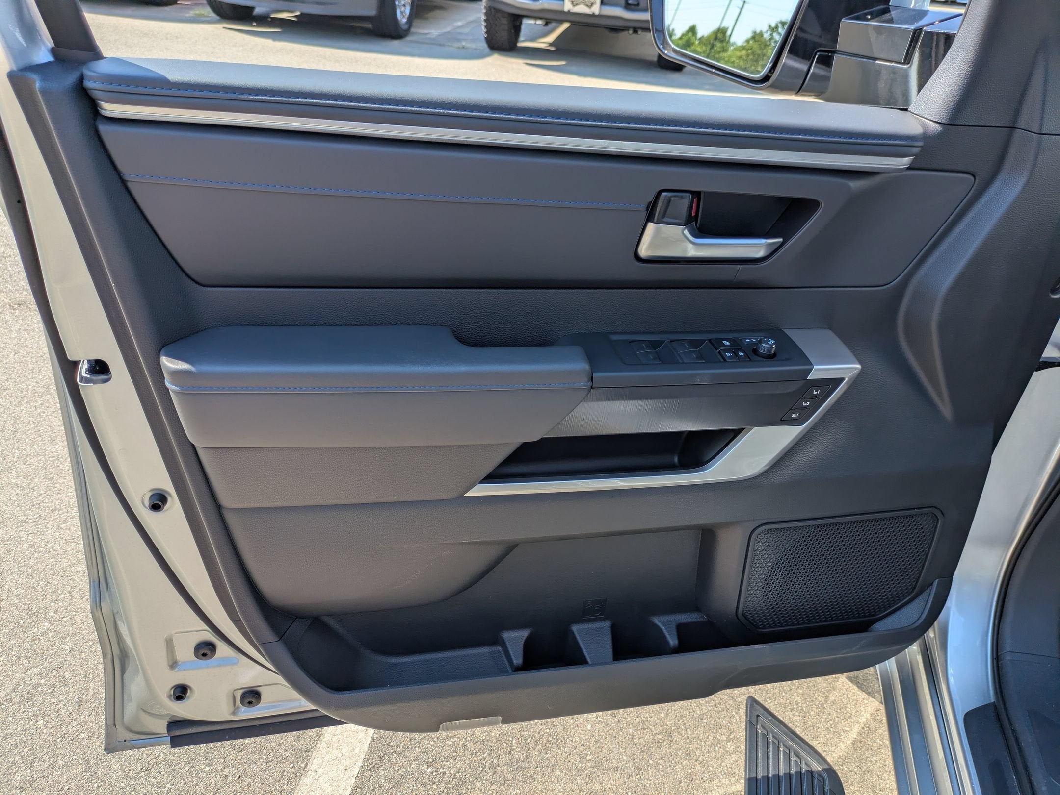 2025 Toyota Tundra 4WD Platinum Hybrid