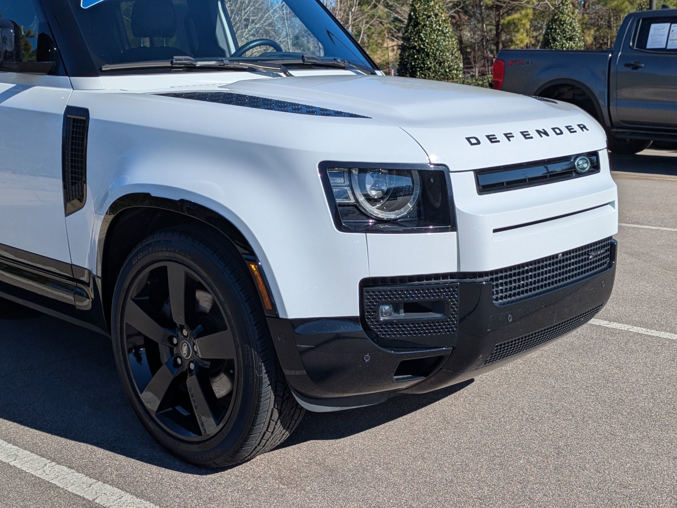 2023 Land Rover Defender X-Dynamic SE