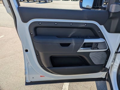 2023 Land Rover Defender X-Dynamic SE