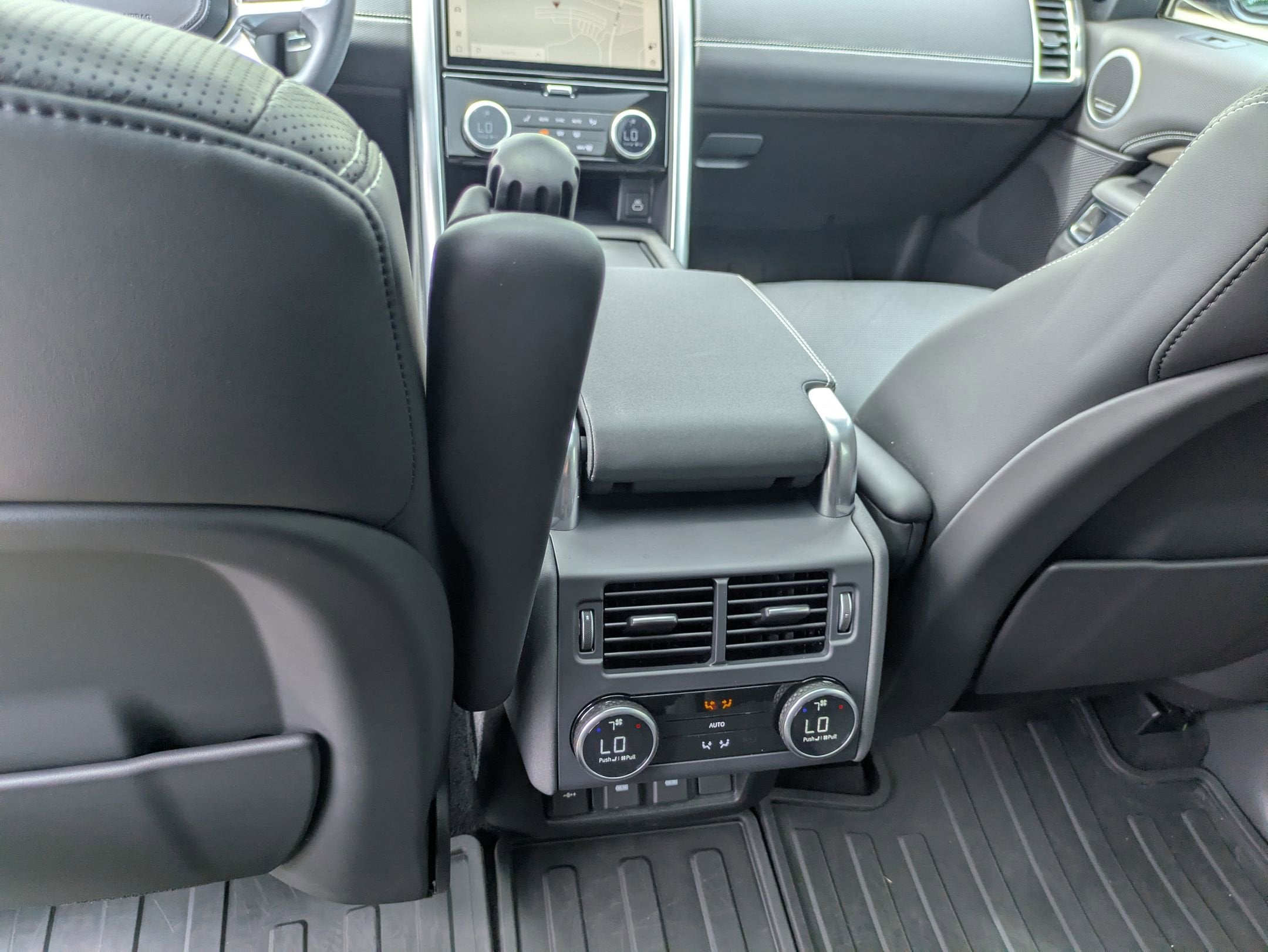 2023 Land Rover Discovery Metropolitan Edition