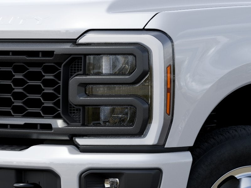 2027 Ford Super Duty F-350 DRW XL