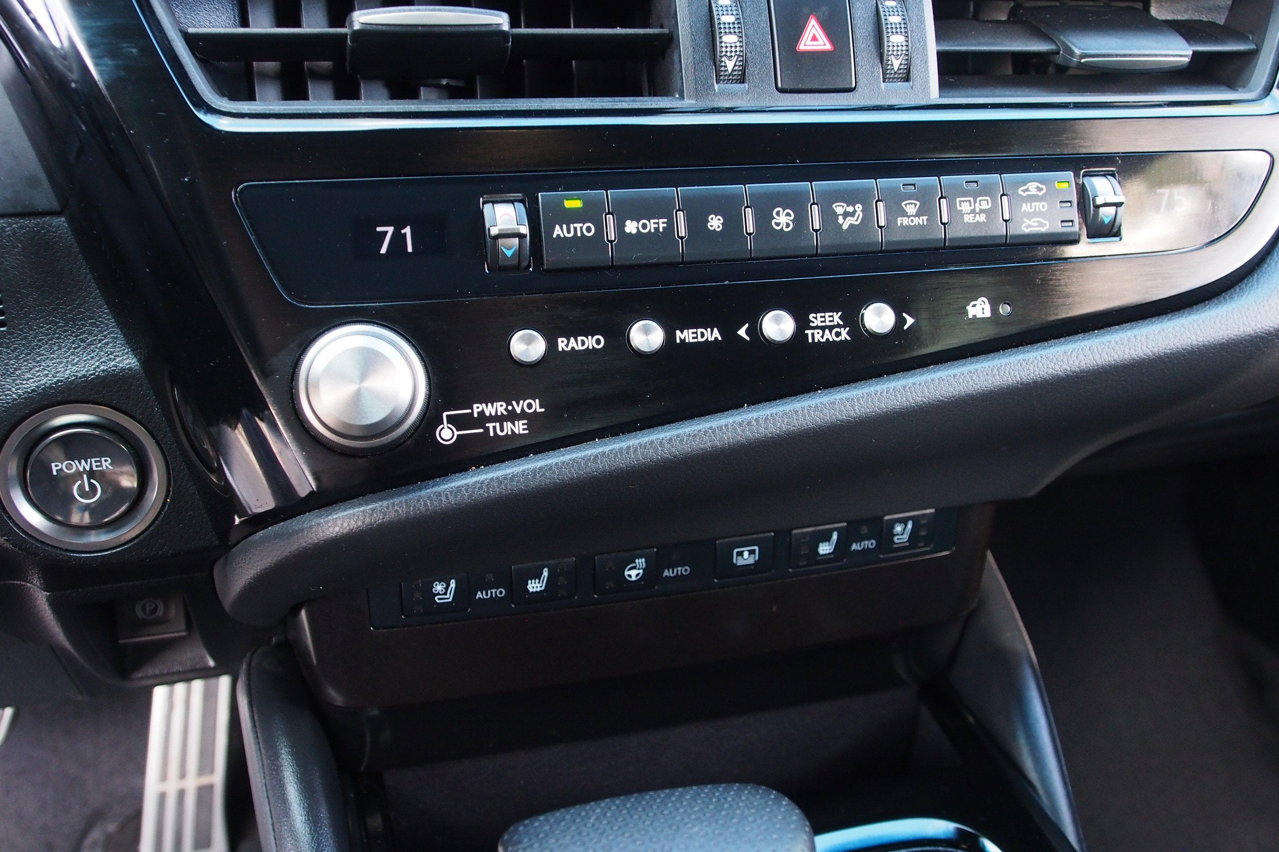 2023 Lexus ES ES 300h F SPORT Handling