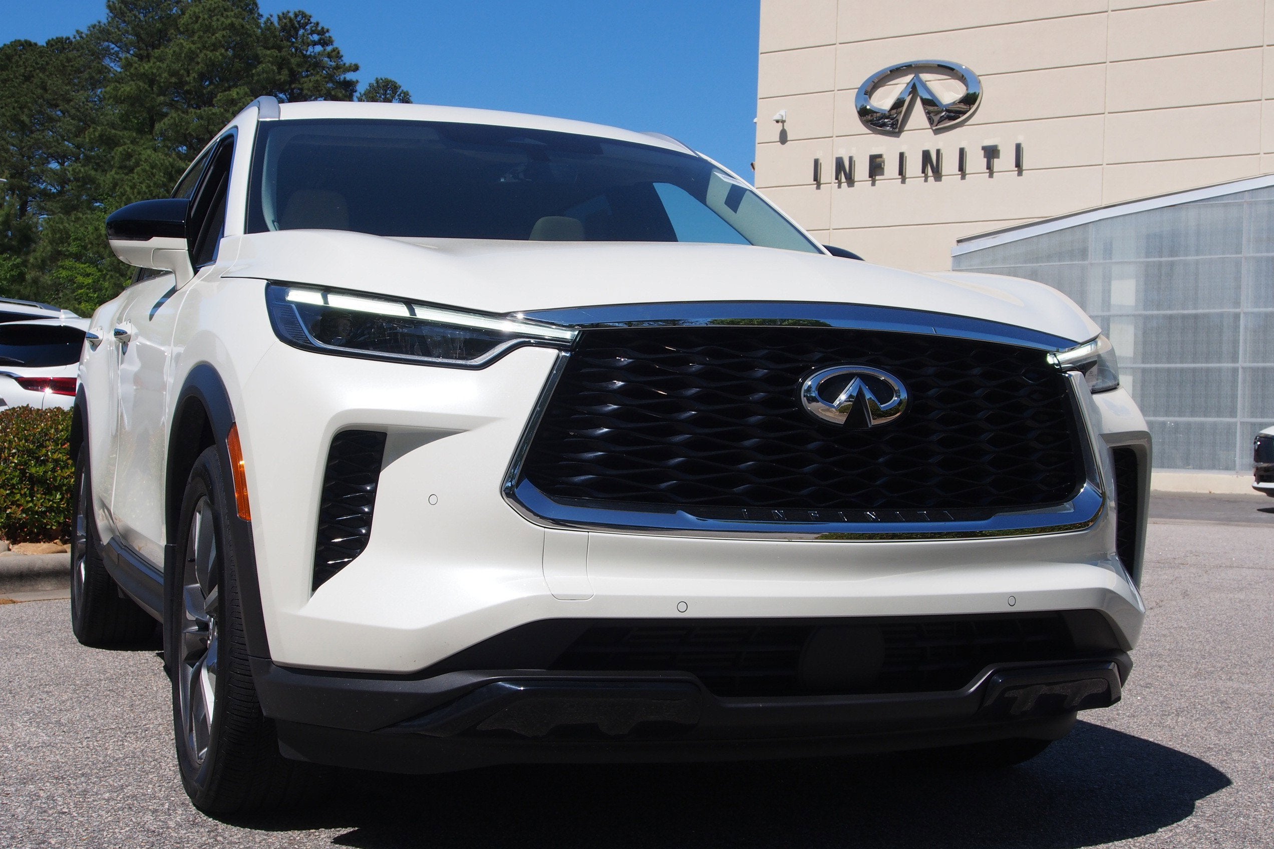 2025 INFINITI QX60 LUXE