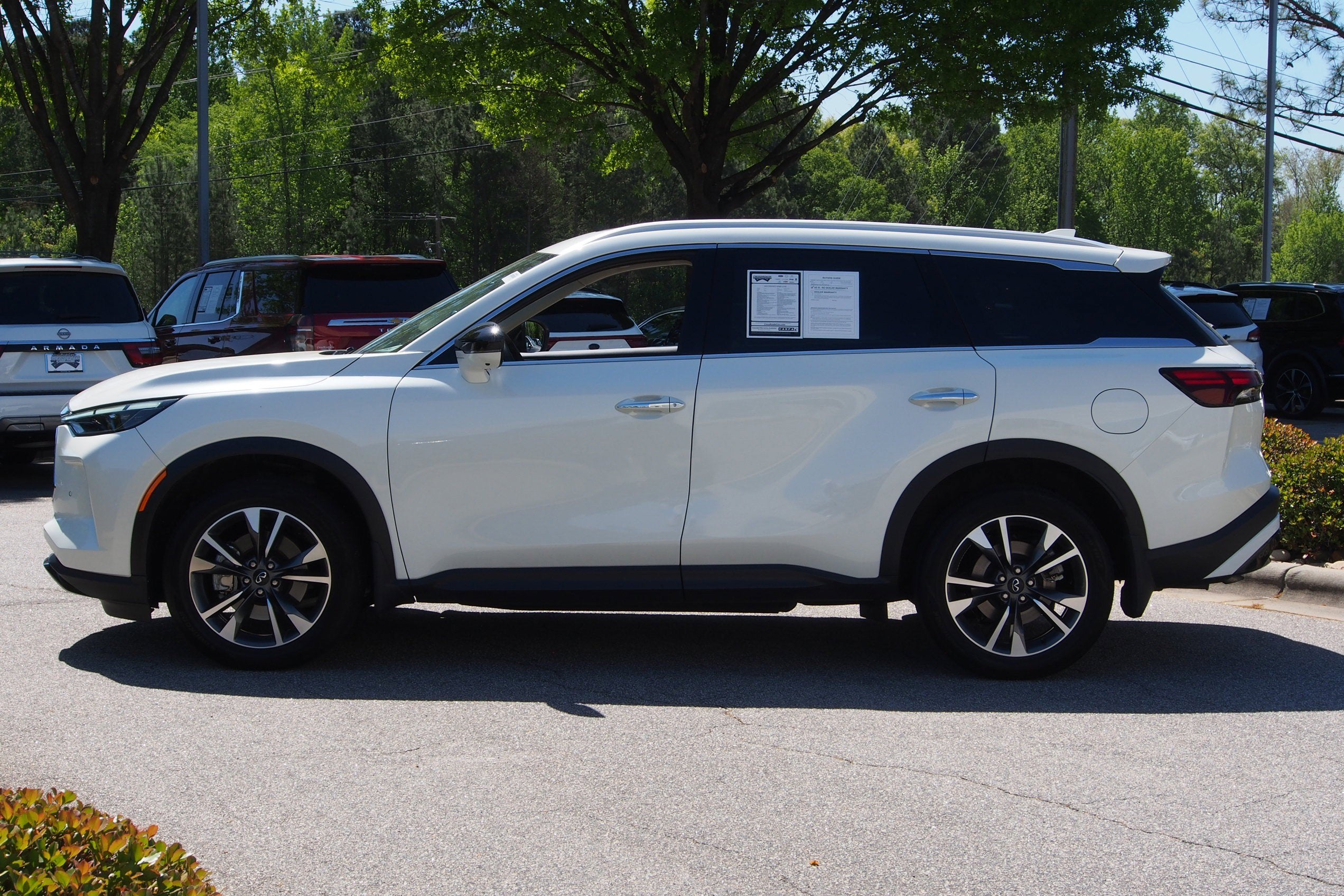 2025 INFINITI QX60 LUXE