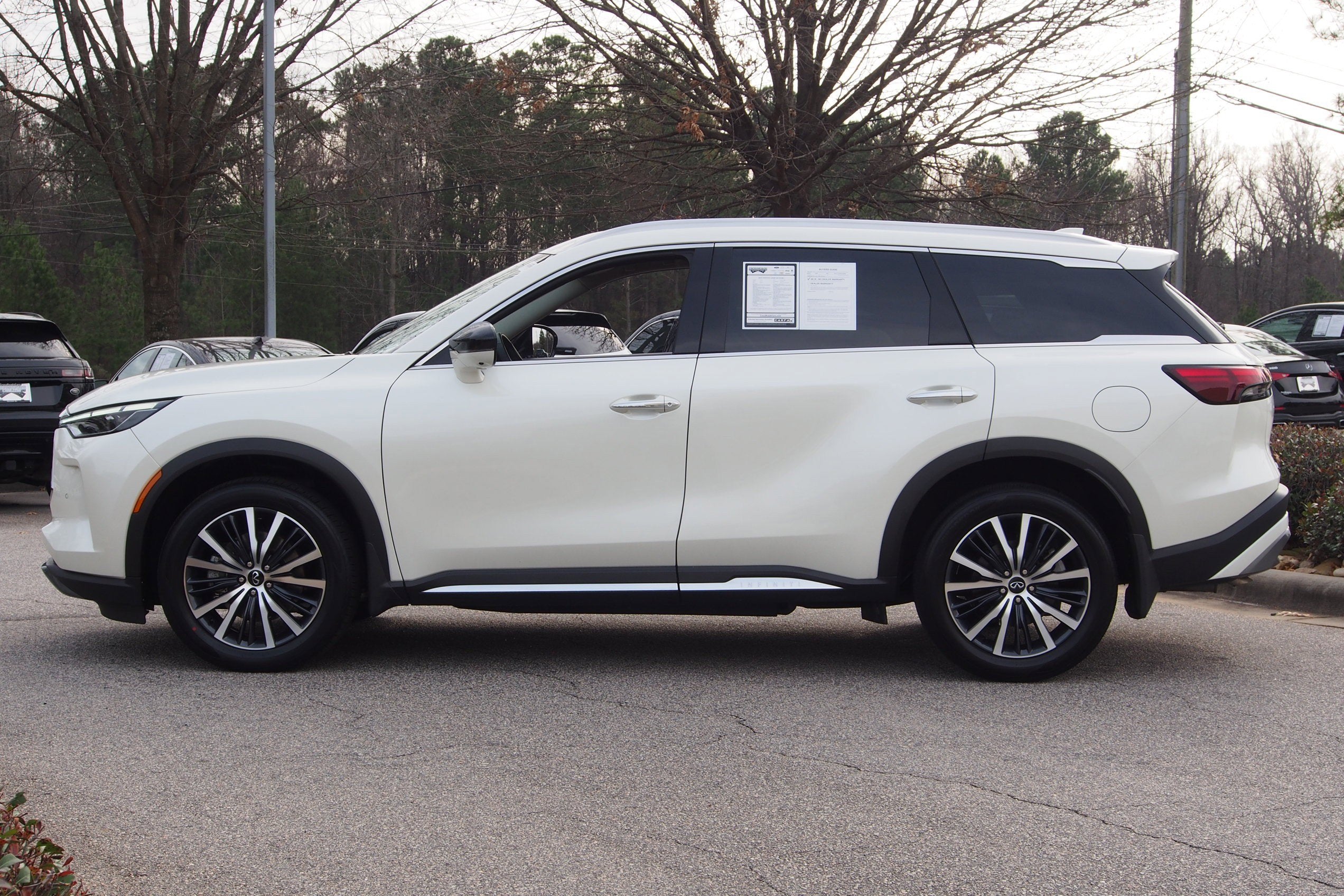 2025 INFINITI QX60 SENSORY