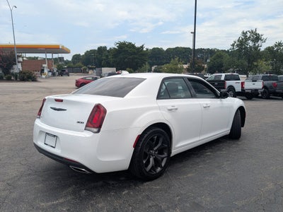 2023 Chrysler 300 Touring