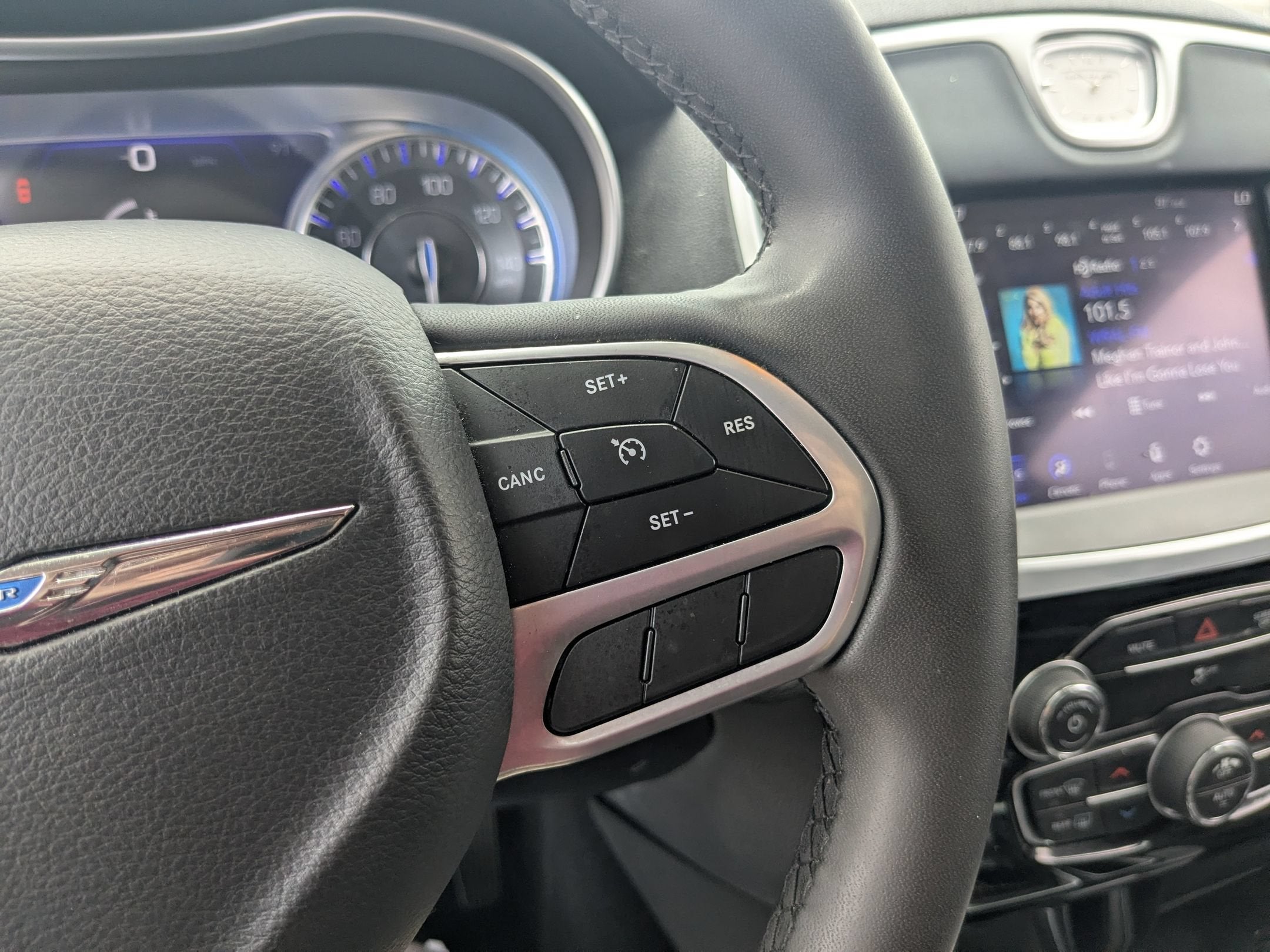 2023 Chrysler 300 Touring
