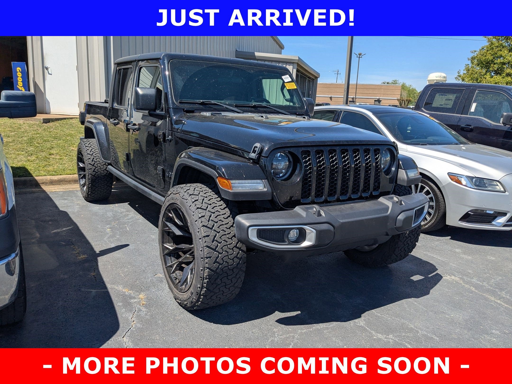 2023 Jeep Gladiator Sport S