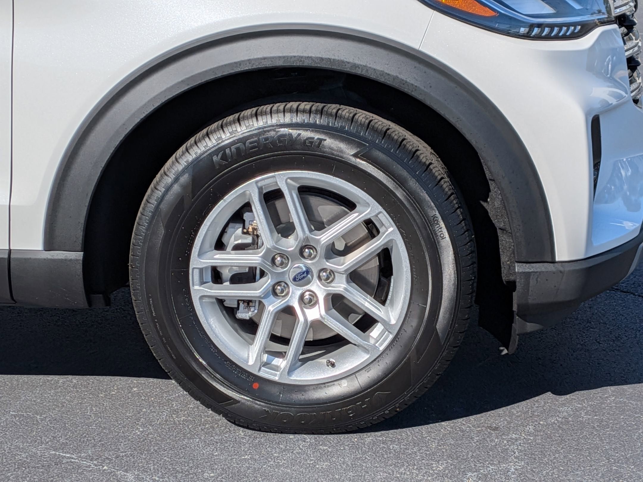 2026 Ford Explorer Active w/100A Pkg