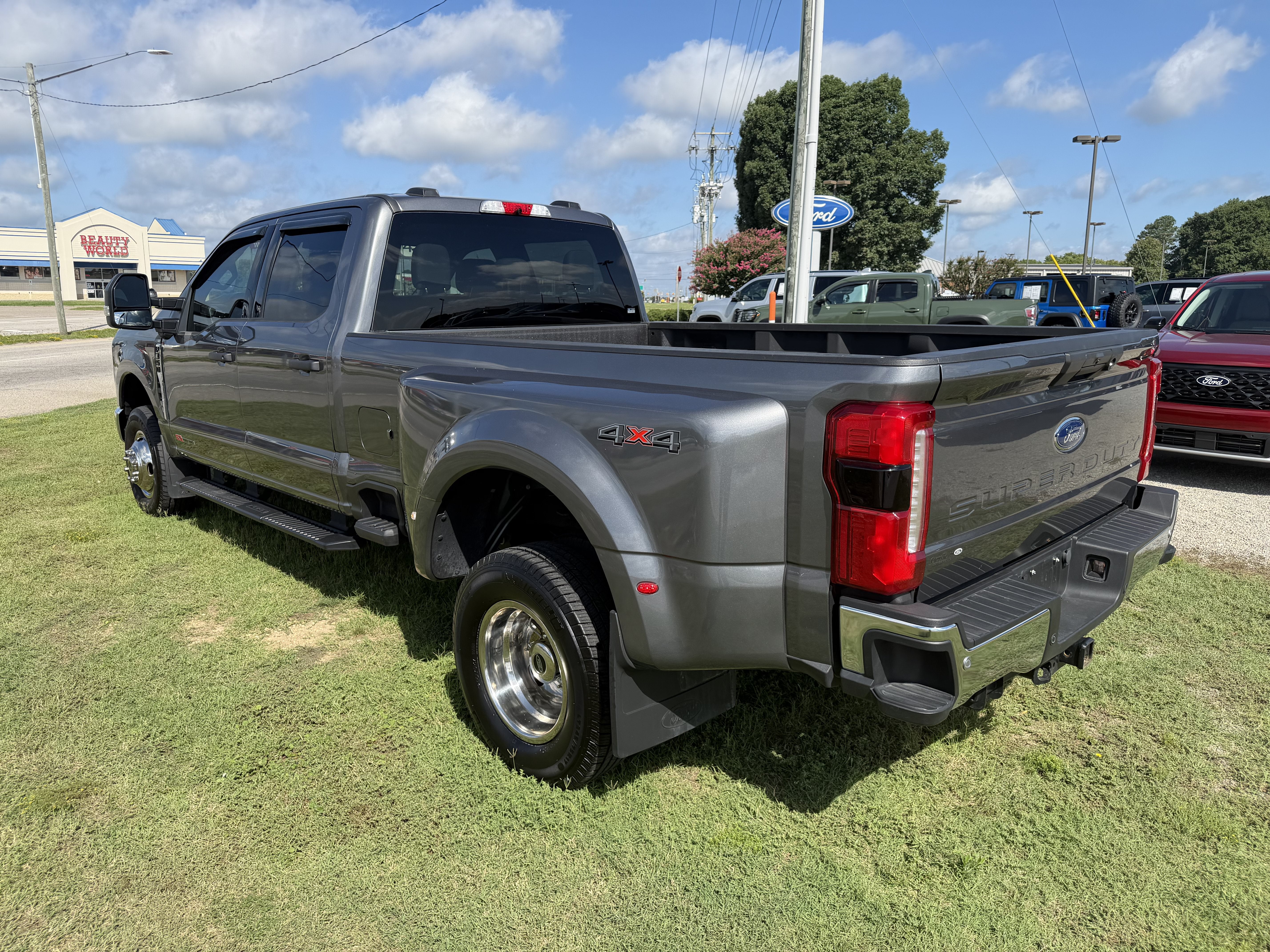 2025 Ford Super Duty F-350 DRW XLT