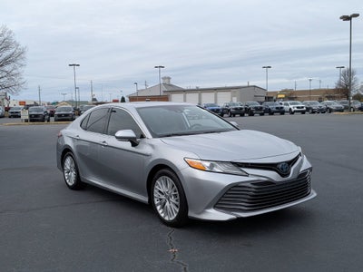 2020 Toyota Camry Hybrid XLE